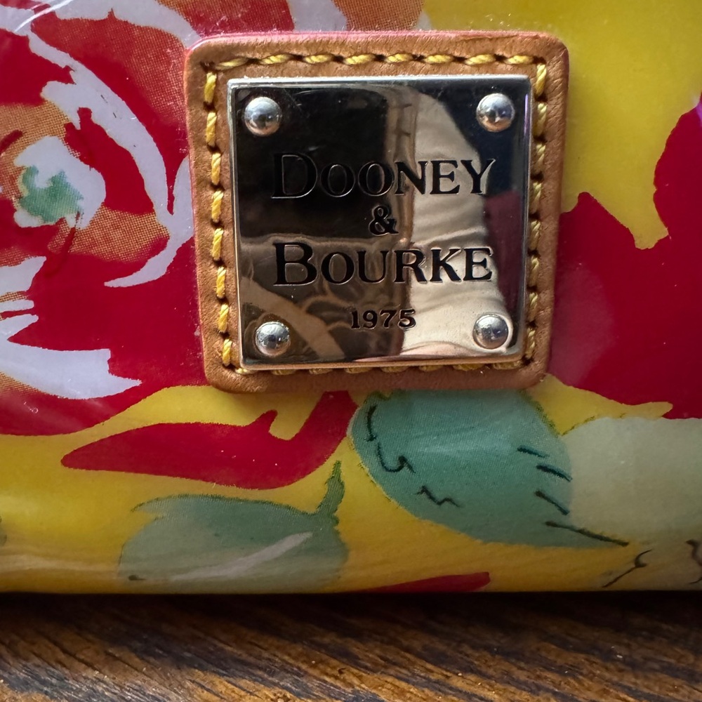 💕REDUCED Dooney & Bourke Yellow and Red Floral Shoulder Bag - Picture 3 of 10